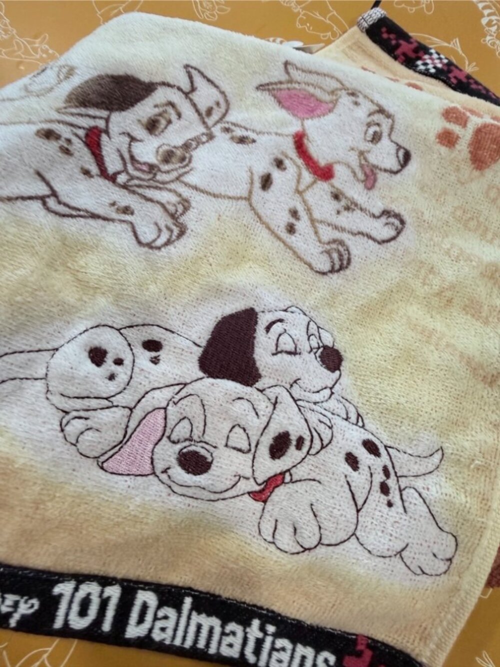 Disney 101 Dalmatians Face & Hand Towel New With Tags Disney Puppy Dogs - Picture 5 of 6